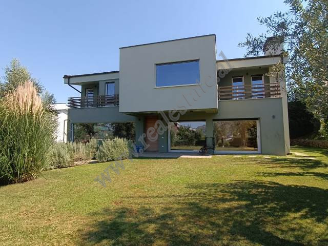 Two storey villa for rent in one of the most sought-after residences in the Lunder area.
It has a c